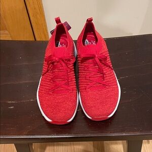 Womens Skechers red size 8 memory foam air cooled machine washable sneakers NWT